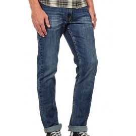 The Rhode Island model is a slim fit jeans for men by DickiesLife. It has 5 western style pockets.